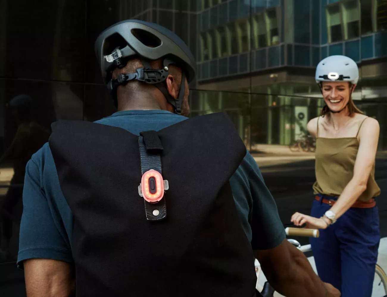Pixel Dual Color Bike Light can attach anywhere you need: Overview