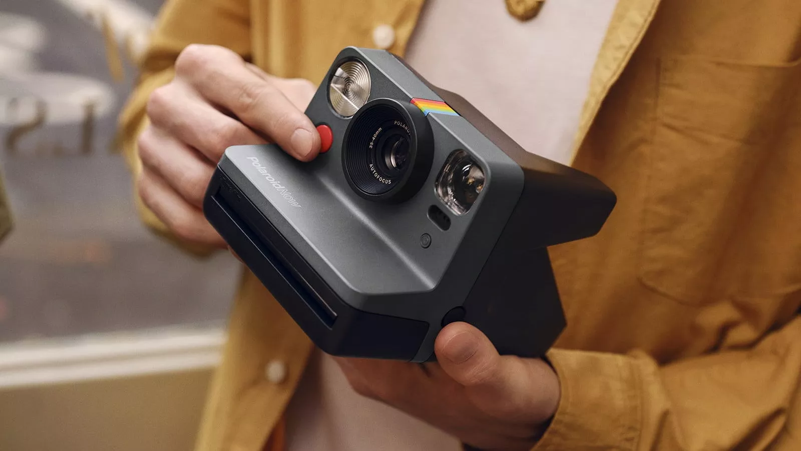 Polaroid Now Autofocusing Instant Camera lets you point and shoot action shots: Overview